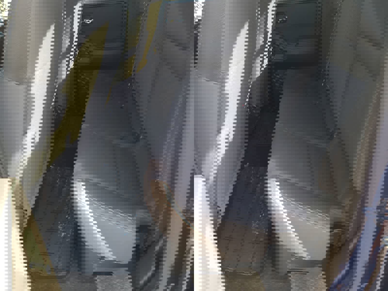 Used 2023 Nissan Frontier SV w/ SV Convenience Package image 21