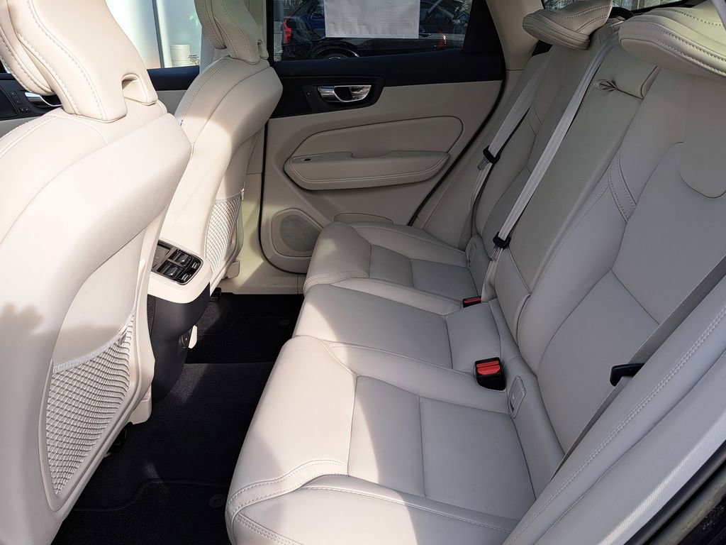 Used 2023 Volvo XC60 B5 Ultimate w/ Climate Package image 22