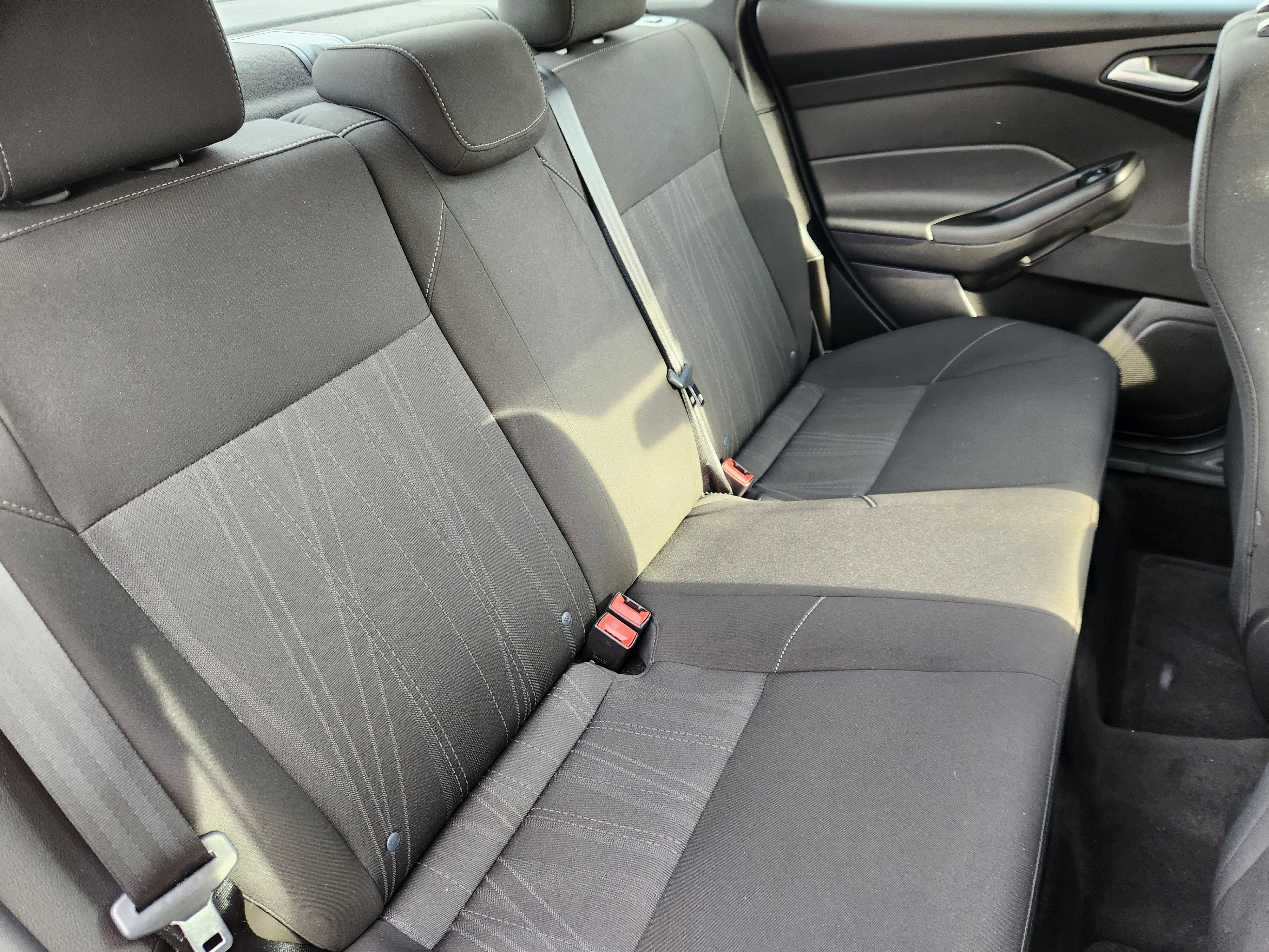 Used 2018 Ford Focus SE image 15