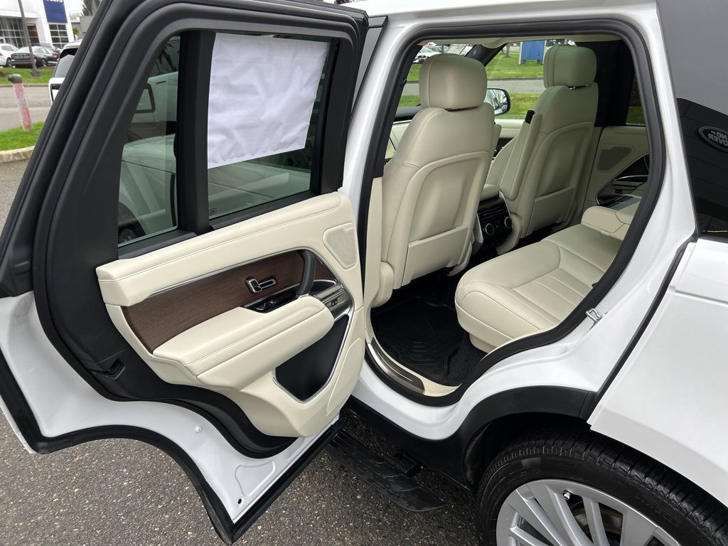 New 2025 Land Rover Range Rover SE image 15