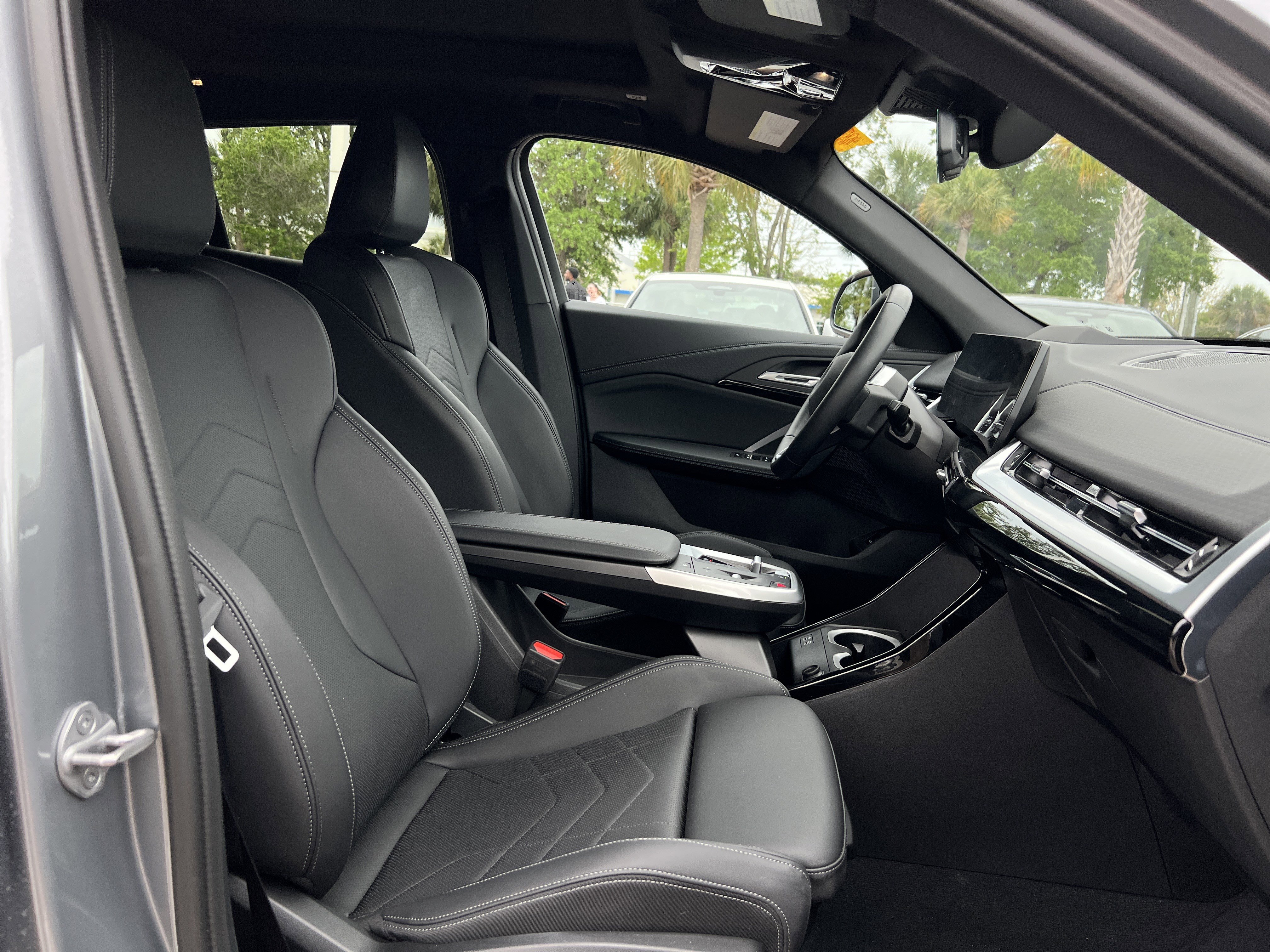 Certified 2025 BMW X2 xDrive28i AWD/4WD image 32