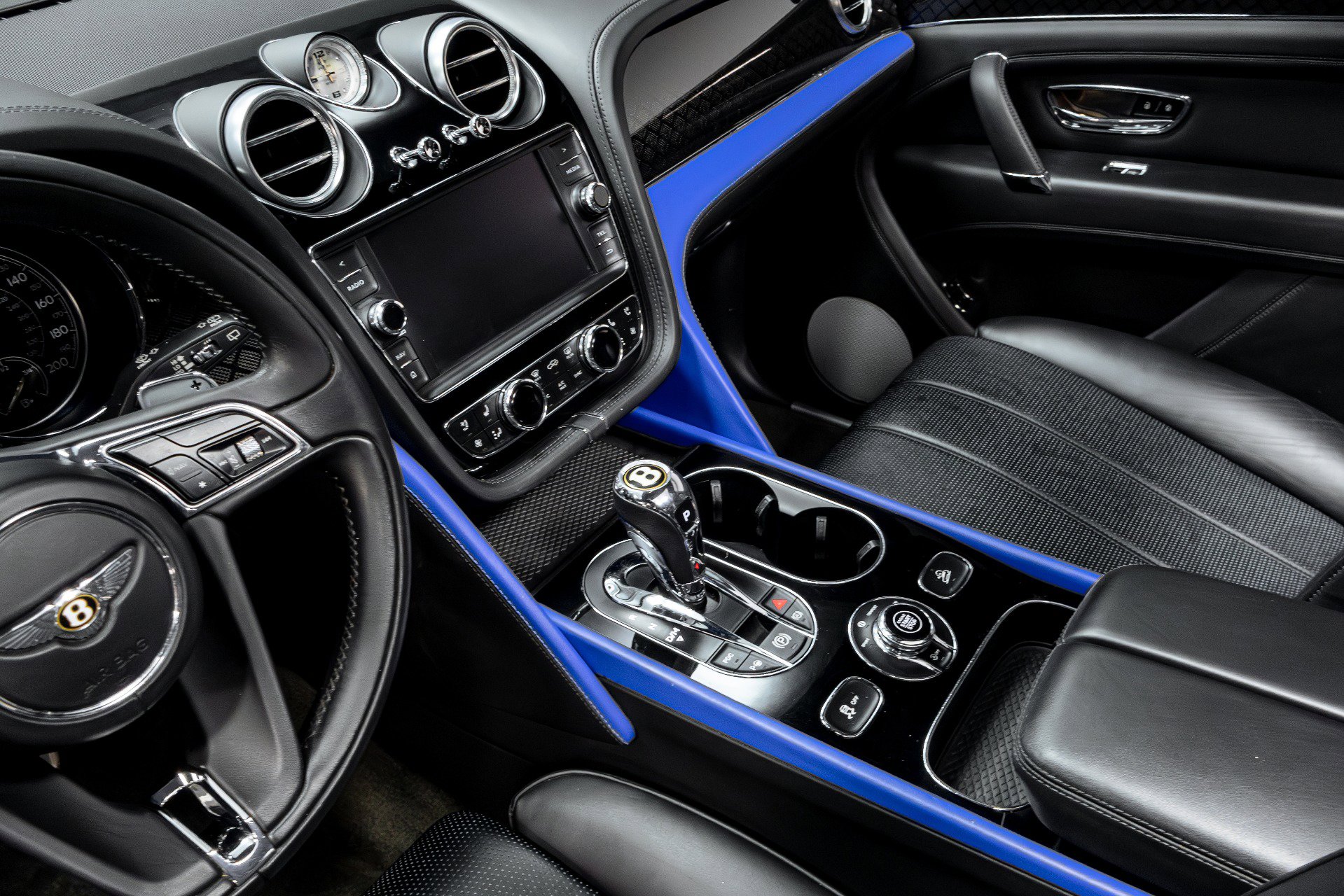 Used 2020 Bentley Bentayga Design Series image 59