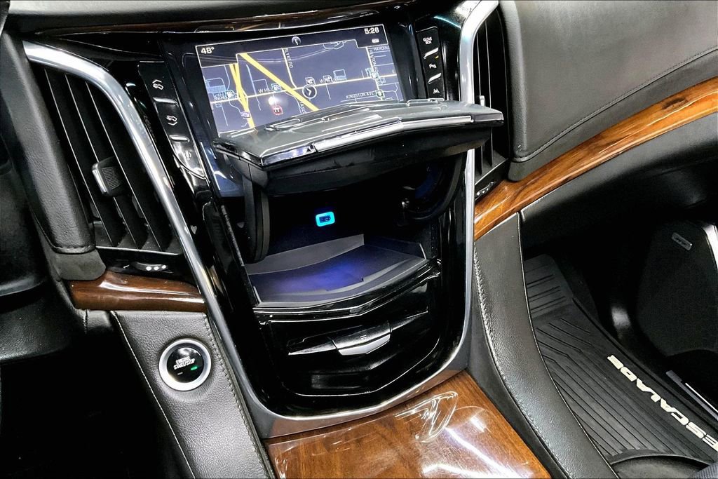 Used 2016 Cadillac Escalade Luxury image 16