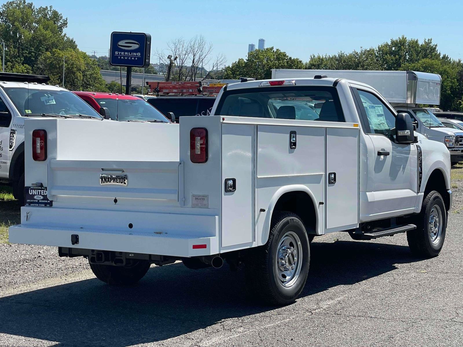 New 2023 Ford F250 XL w/ FX4 Off-Road Package AWD/4WD image 3