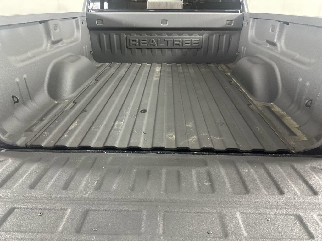 Used 2017 Chevrolet Silverado 1500 LTZ Z71 w/ Realtree Edition AWD/4WD image 26