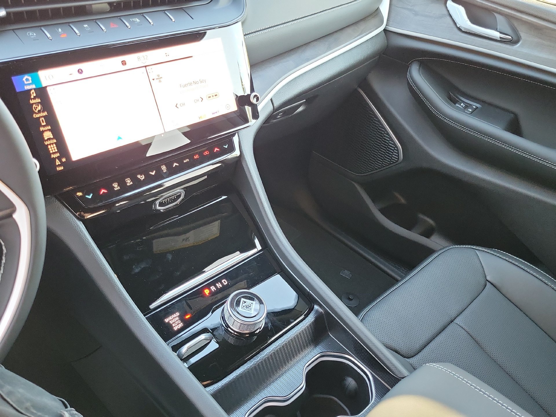 New 2026 Jeep Grand Cherokee Limited AWD/4WD image 13