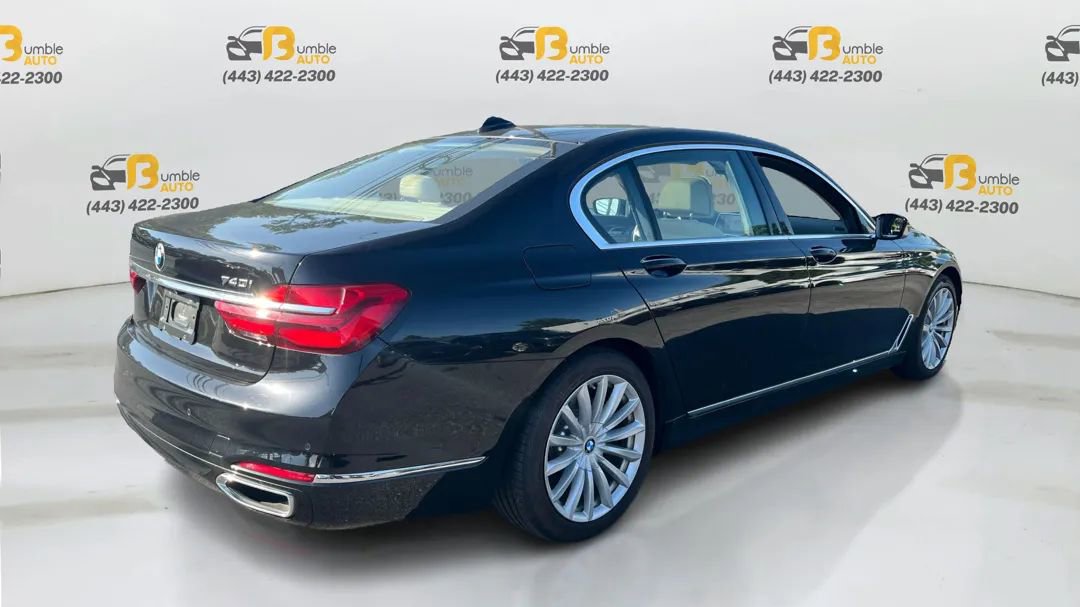 Used 2017 BMW 740i xDrive image 5