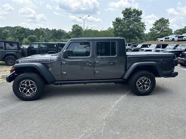 Used 2024 Jeep Gladiator Rubicon w/ Technology Group image 8