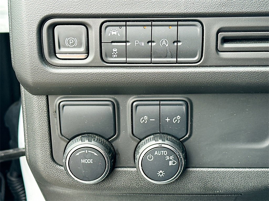 Used 2024 Chevrolet Suburban Premier image 10