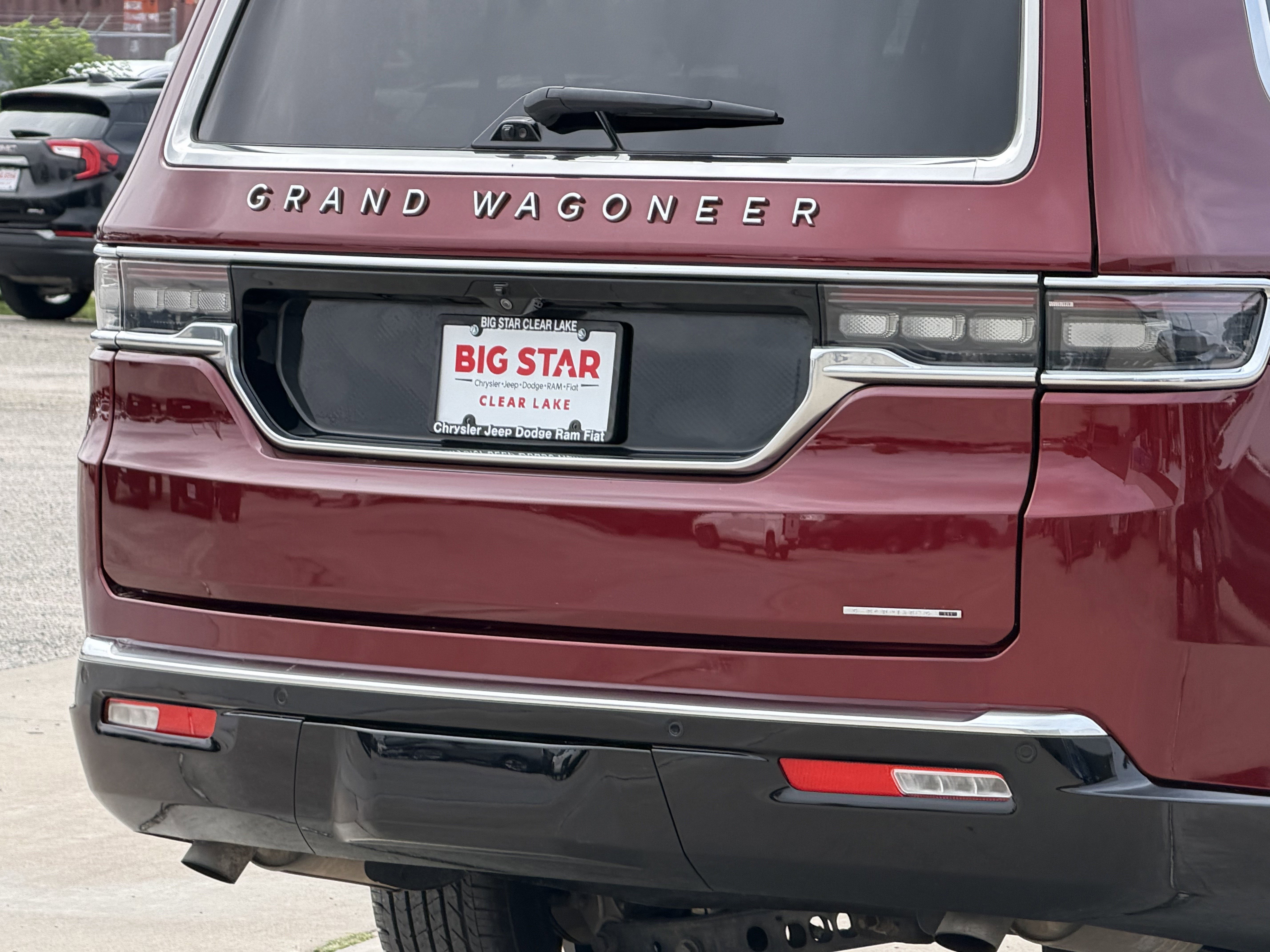 Used 2024 Jeep Grand Wagoneer L Series III AWD/4WD image 5