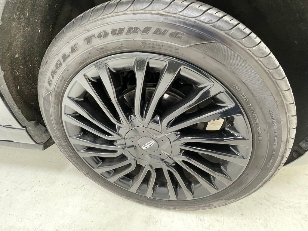 Used 2021 Lincoln Corsair Reserve image 5