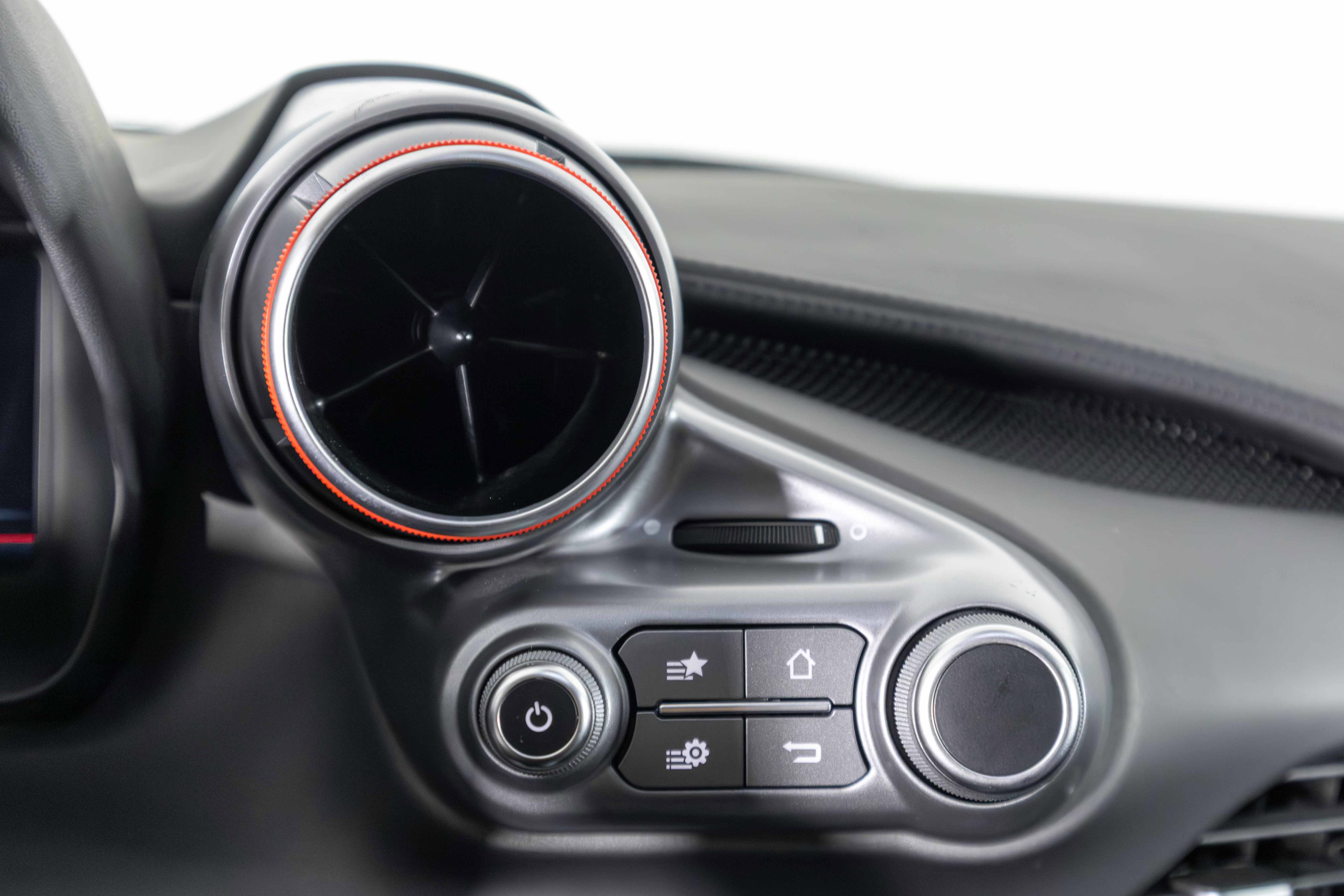 Used 2023 Ferrari F8 Tributo image 33