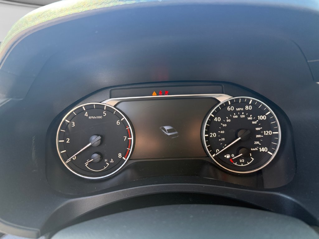 Used 2024 Nissan Altima 2.5 SV FWD image 13