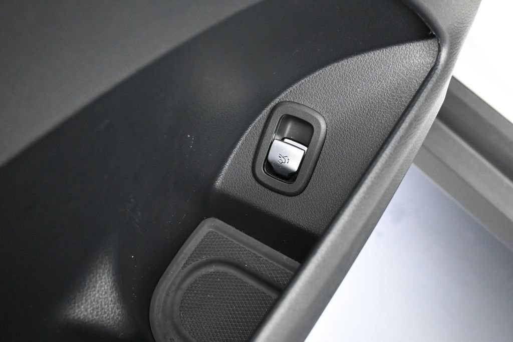 Used 2026 Mercedes-Benz GLC 300 image 17