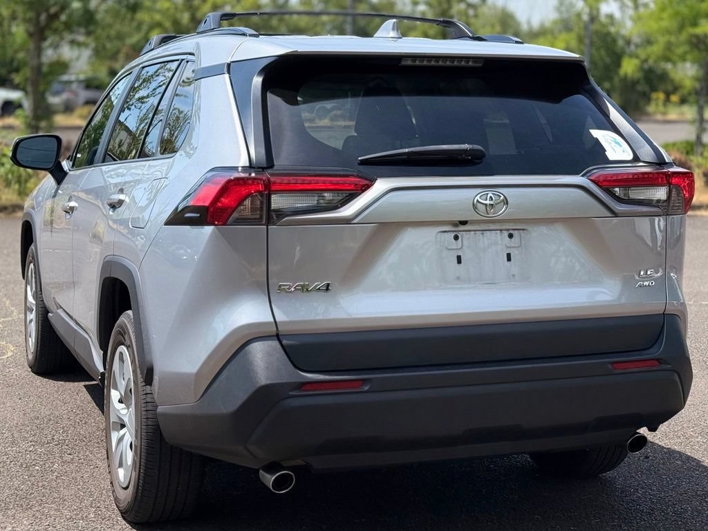Certified 2021 Toyota RAV4 LE AWD/4WD image 3