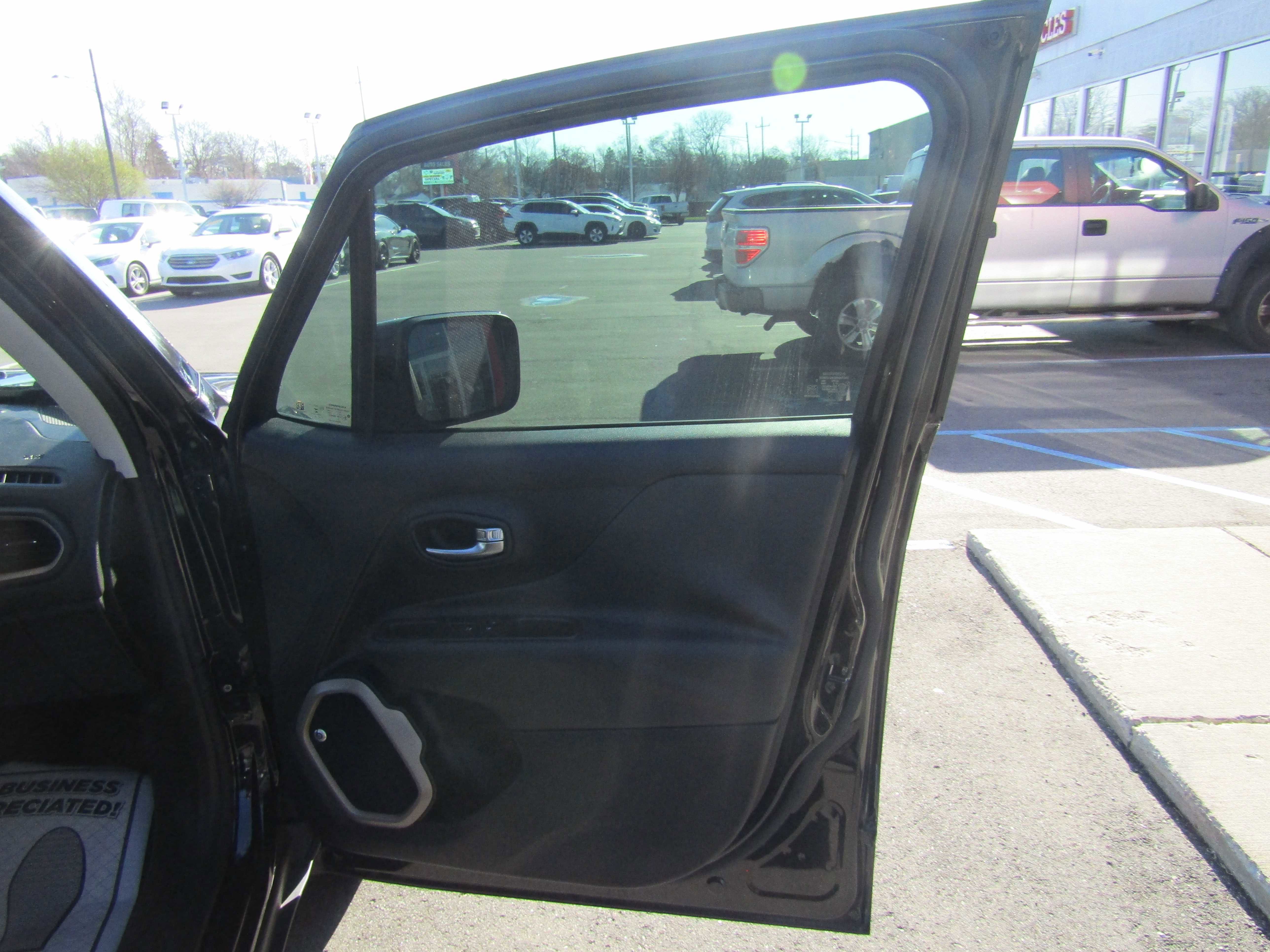 Used 2016 Jeep Renegade 75th Anniversary image 14