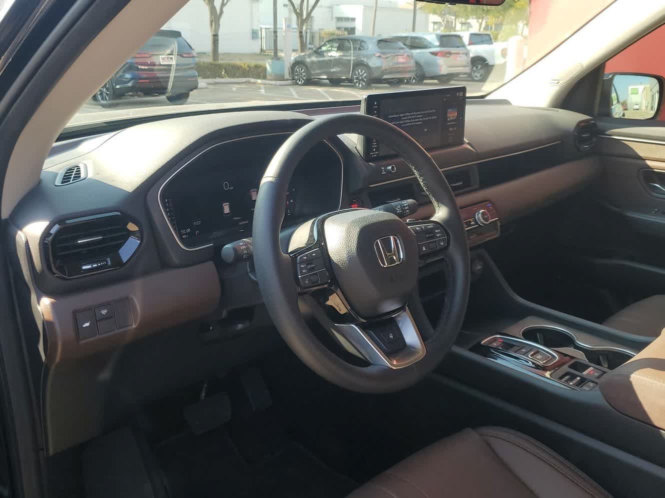 Used 2026 Honda Pilot Elite image 2