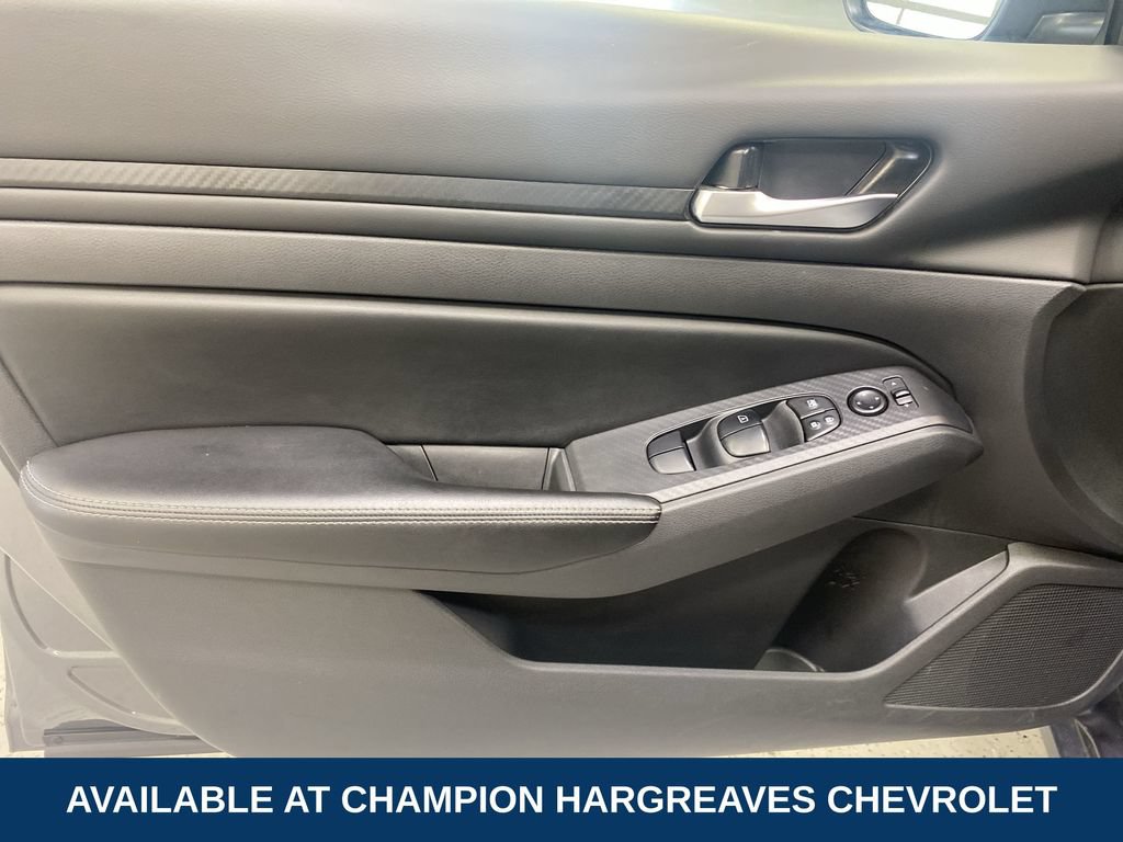 Used 2024 Nissan Altima 2.5 SV FWD image 30