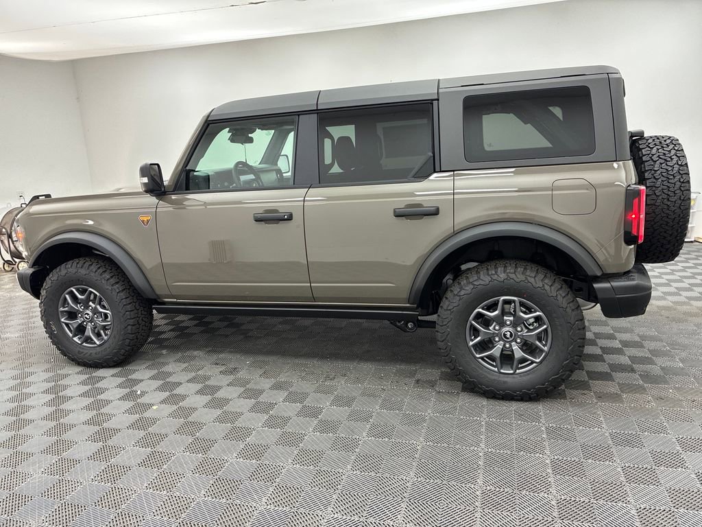 New 2025 Ford Bronco Badlands image 11
