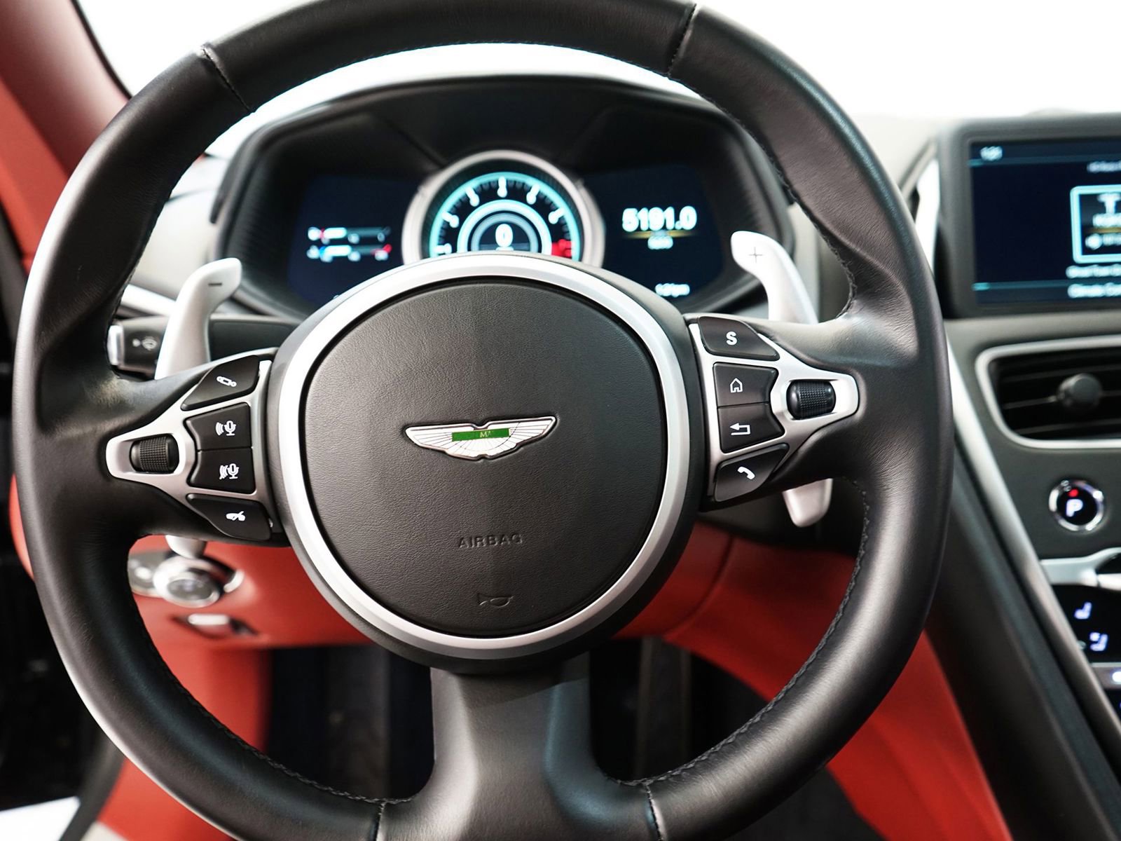 Used 2018 Aston Martin DB11 V12 image 11