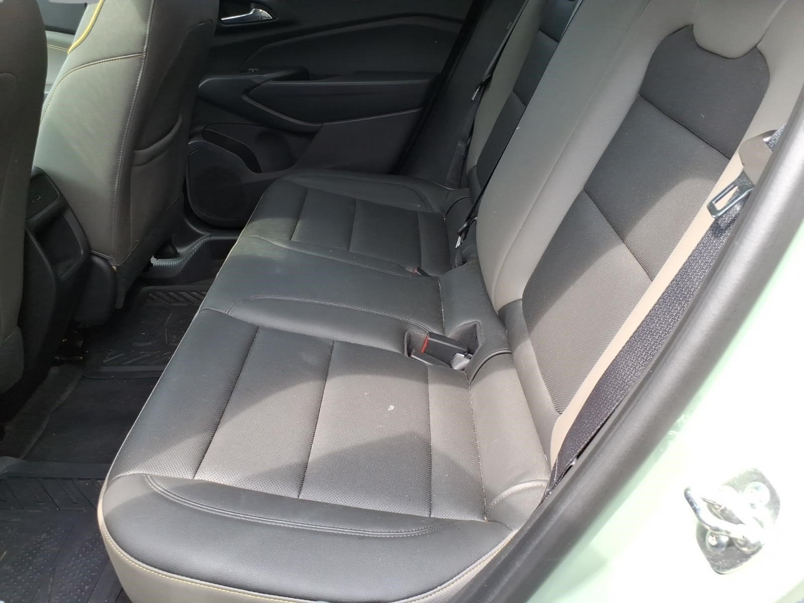 Used 2025 Chevrolet Trax ACTIV w/ Sunroof Package FWD image 7