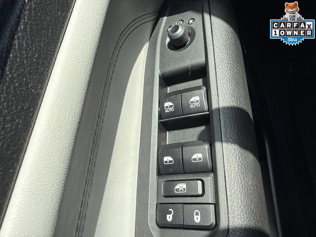 Used 2025 Jeep Compass Limited w/ Sun & Sound Group AWD/4WD image 9