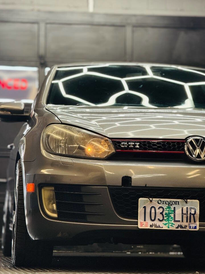 Used 2011 Volkswagen GTI Autobahn FWD image 3