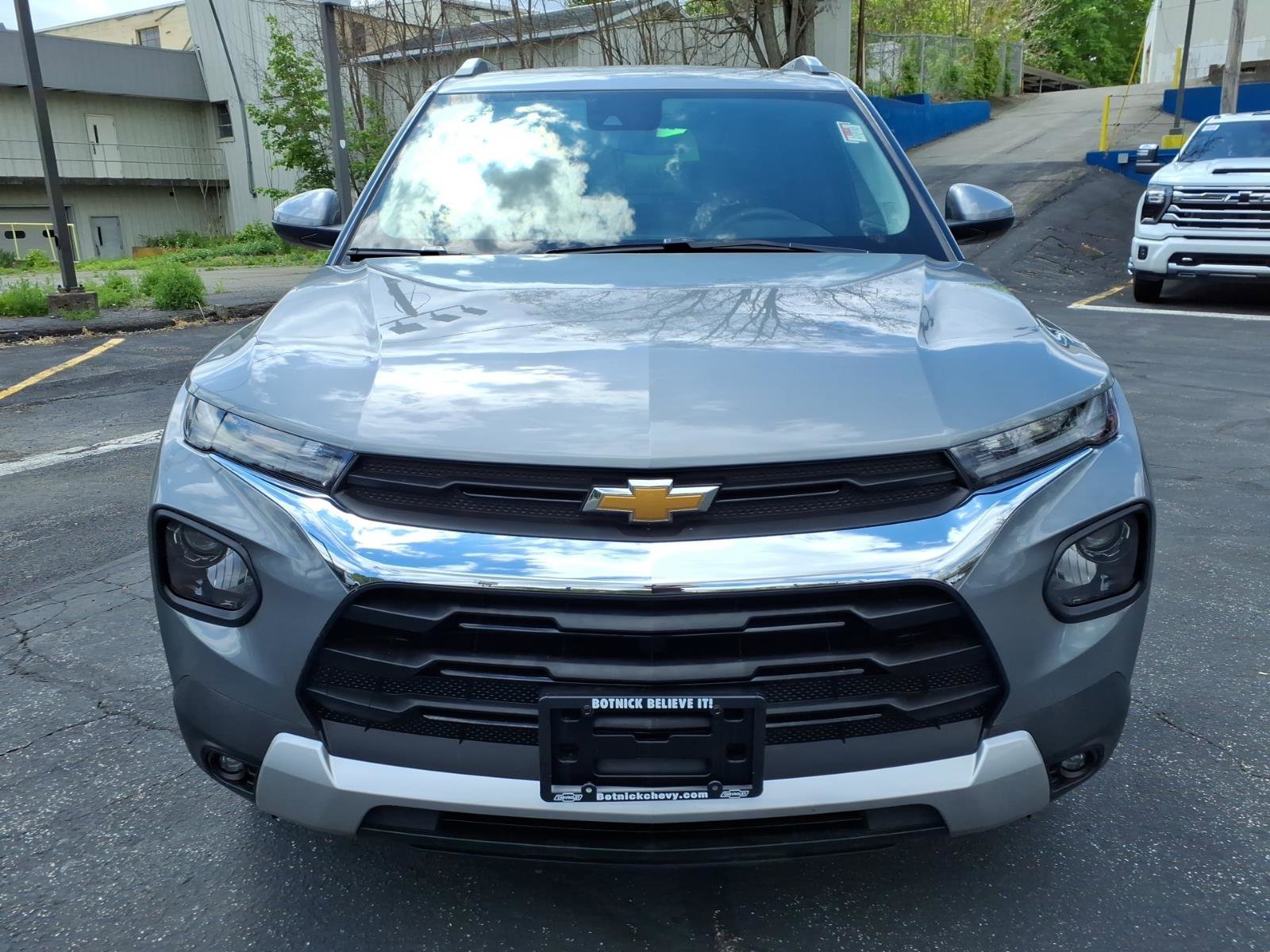 Used 2023 Chevrolet TrailBlazer LT w/ Convenience Package AWD/4WD image 8