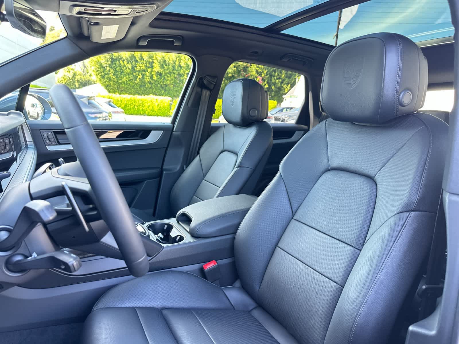 New 2026 Porsche Cayenne AWD/4WD image 5