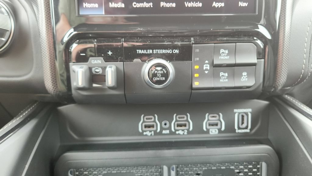 New 2027 RAM 1500 Limited w/ Night Edition AWD/4WD image 17