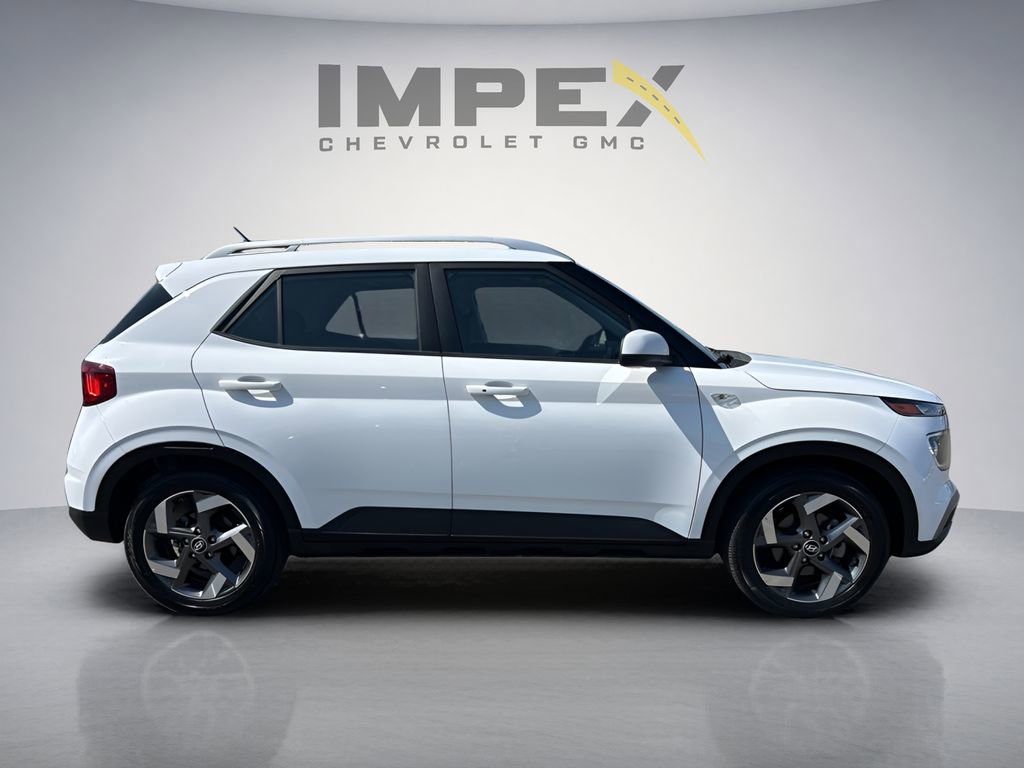 Used 2025 Hyundai Venue SEL FWD image 6