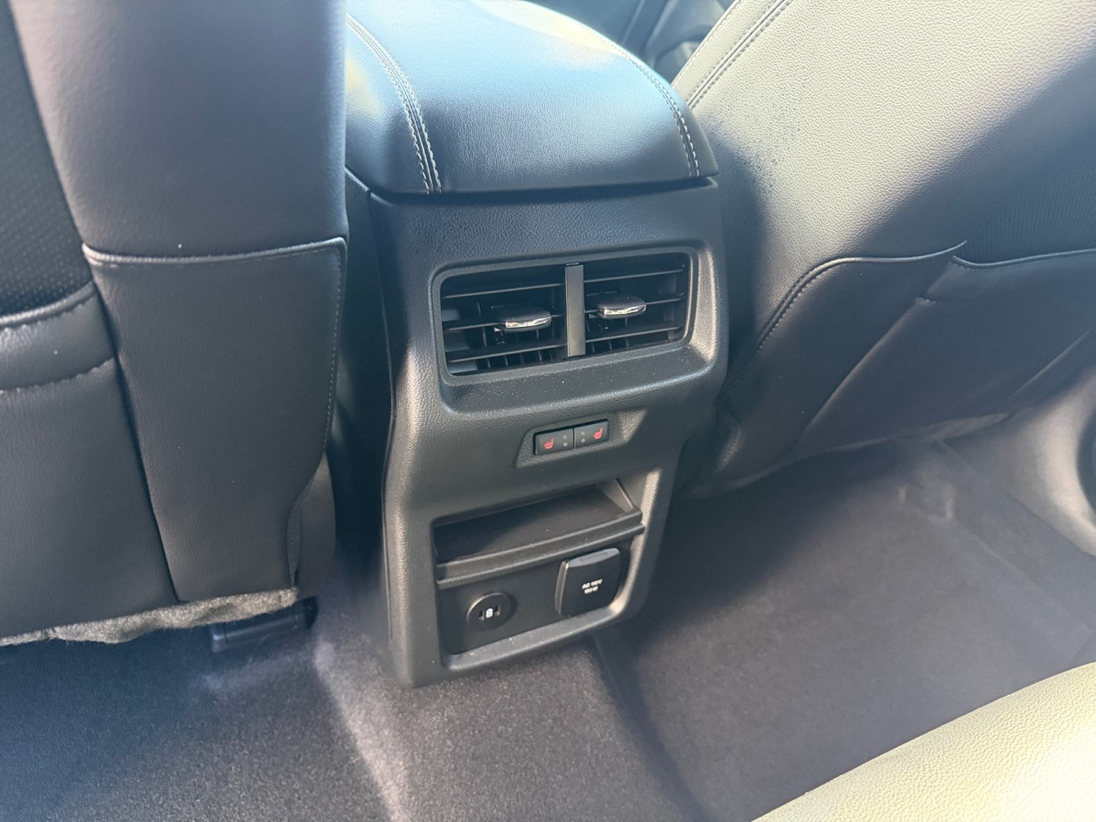 Used 2024 Ford Edge ST w/ Equipment Group 401A AWD/4WD image 27