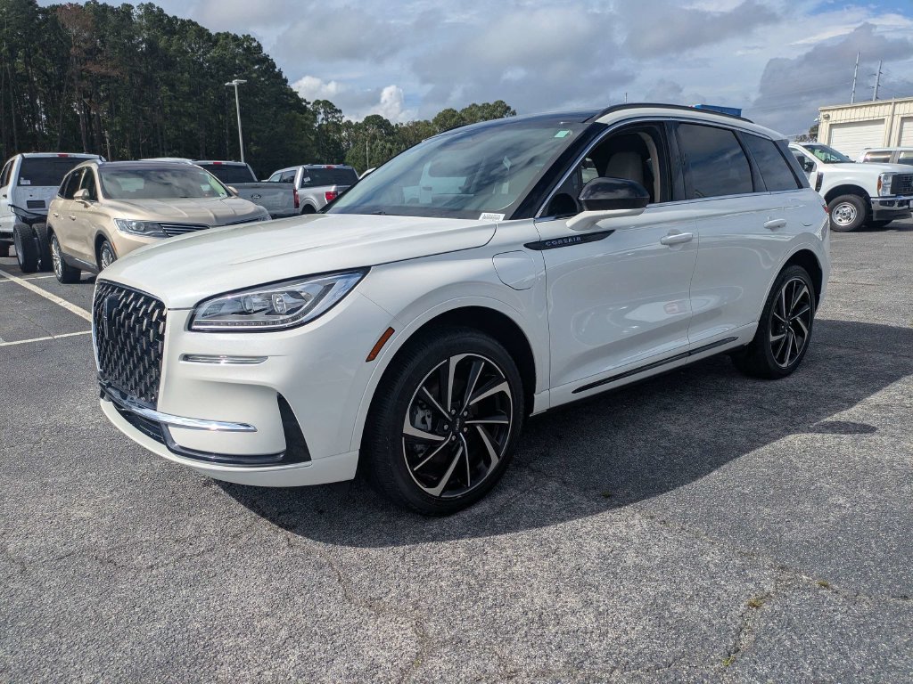 Certified 2025 Lincoln Corsair Grand Touring AWD/4WD image 9