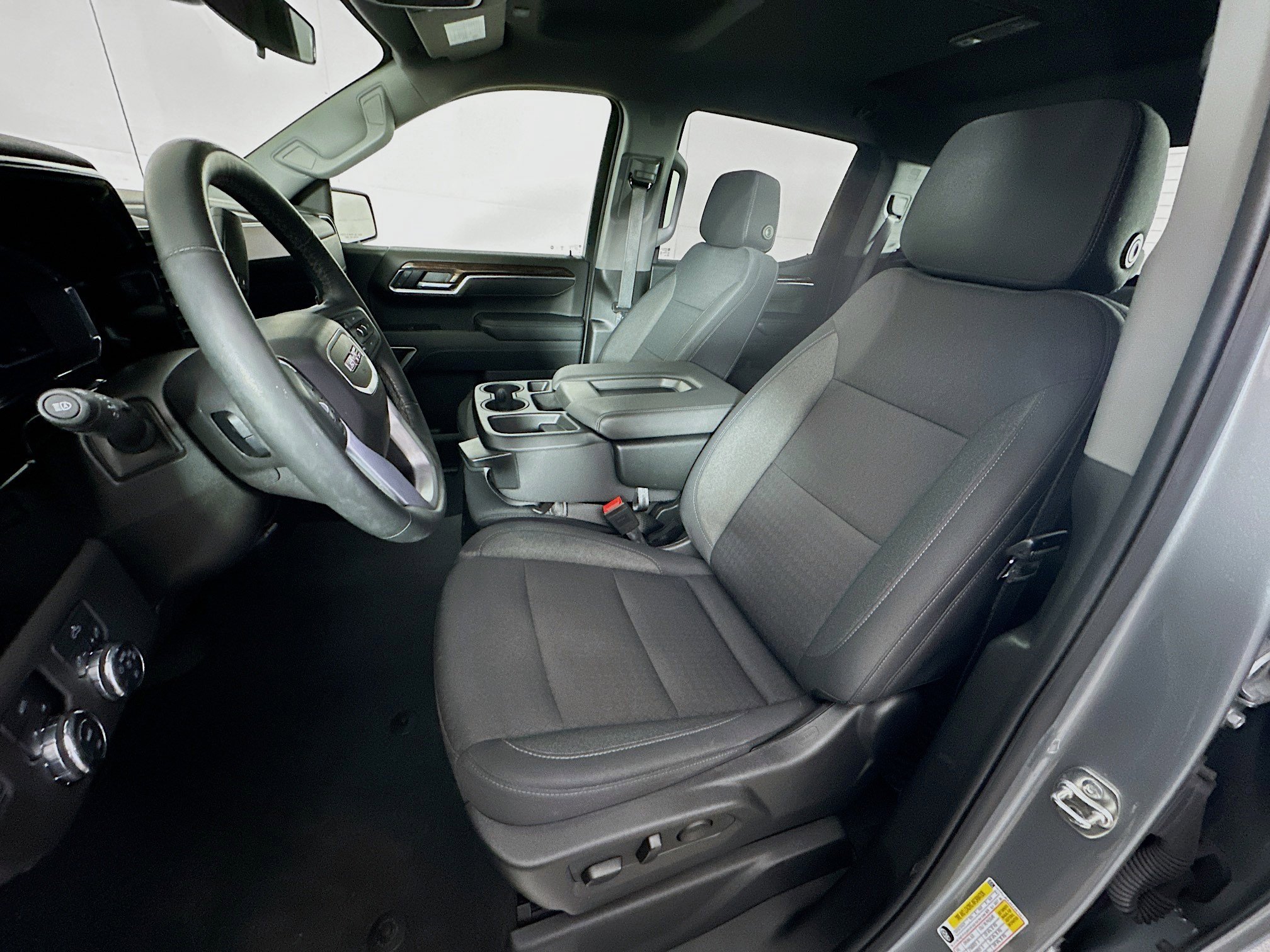 Used 2025 GMC Sierra 1500 Elevation image 13