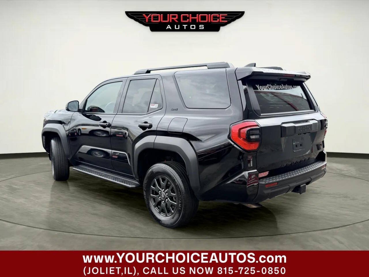 Used 2025 Toyota 4Runner SR5 AWD/4WD image 3
