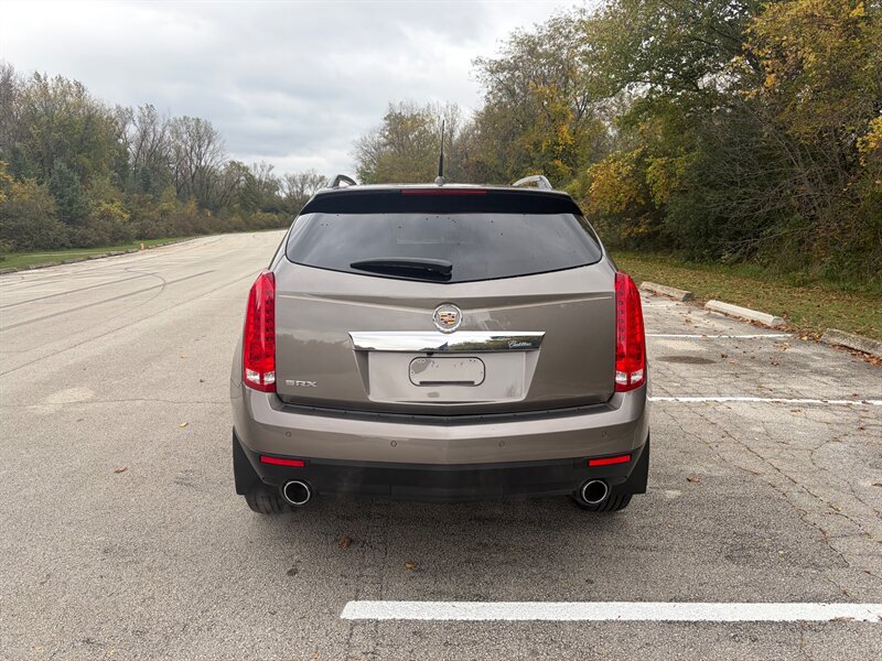 Used 2011 Cadillac SRX Luxury FWD image 4