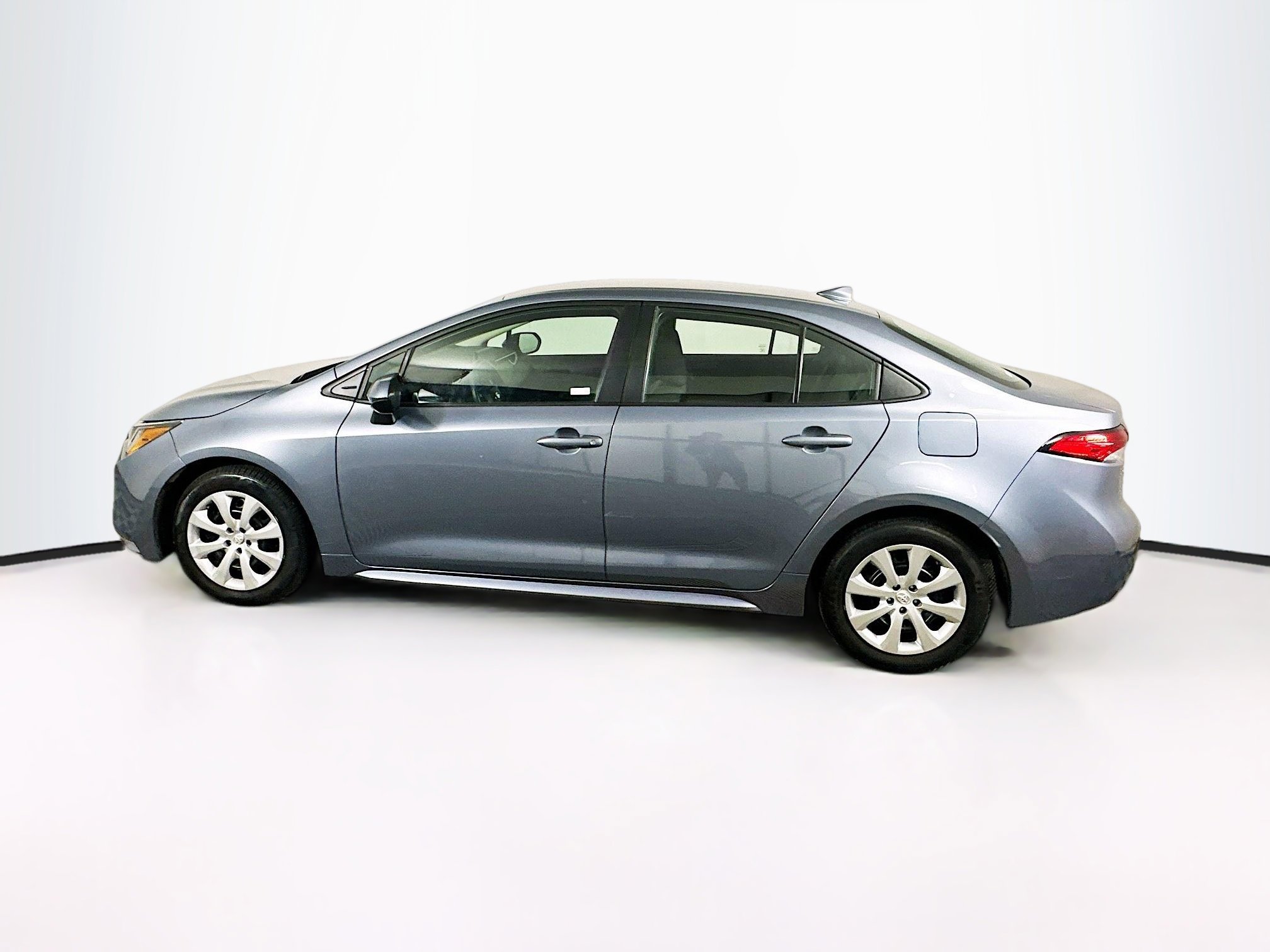Used 2024 Toyota Corolla LE image 4