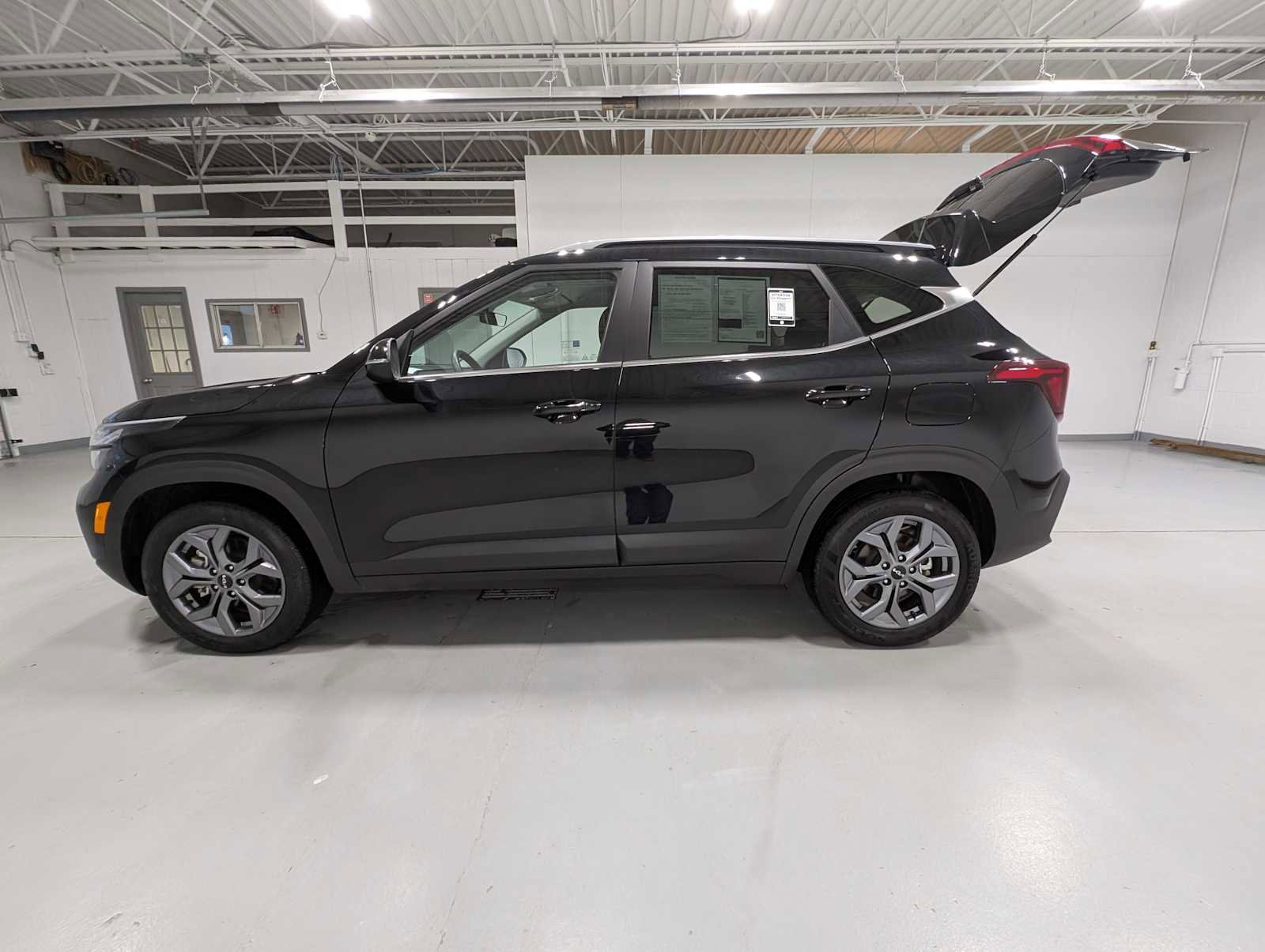 Certified 2024 Kia Seltos S image 12