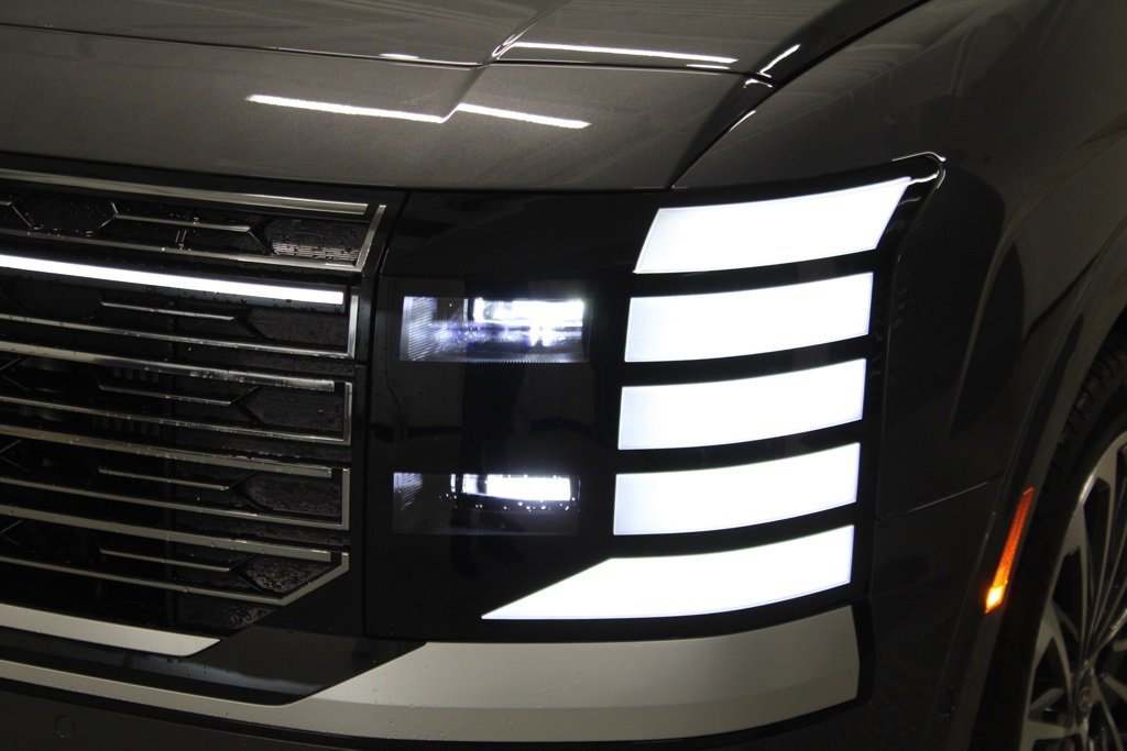 Used 2026 Hyundai Palisade Calligraphy image 7