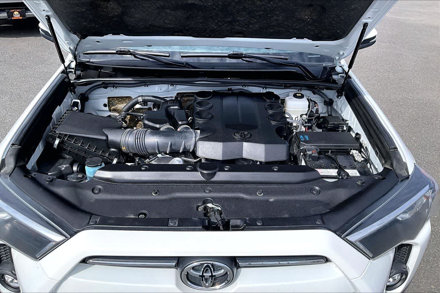 Used 2024 Toyota 4Runner SR5 Premium w/ Moonroof Package AWD/4WD image 9