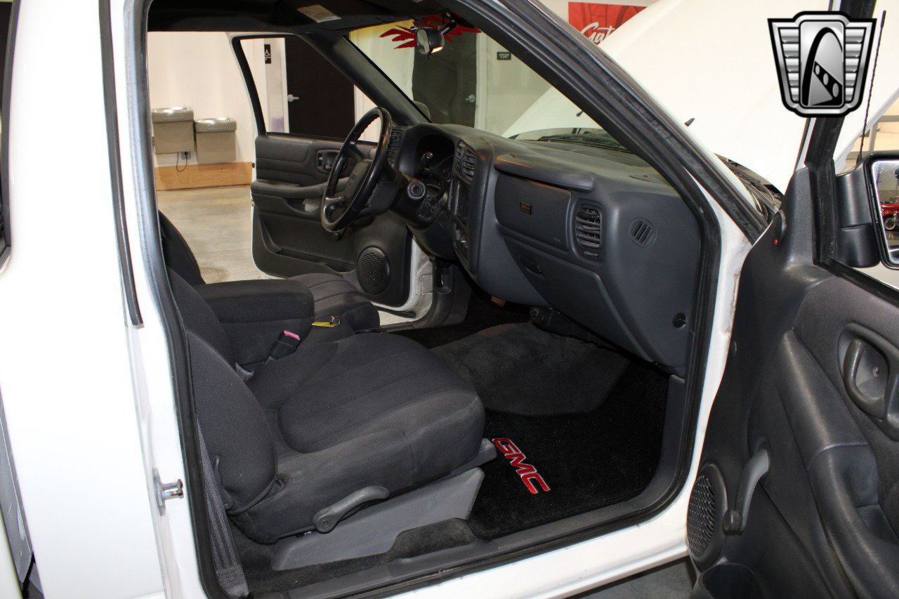 Used 2003 GMC Sonoma SLS w/ SLS Preferred Equipment Group image 7