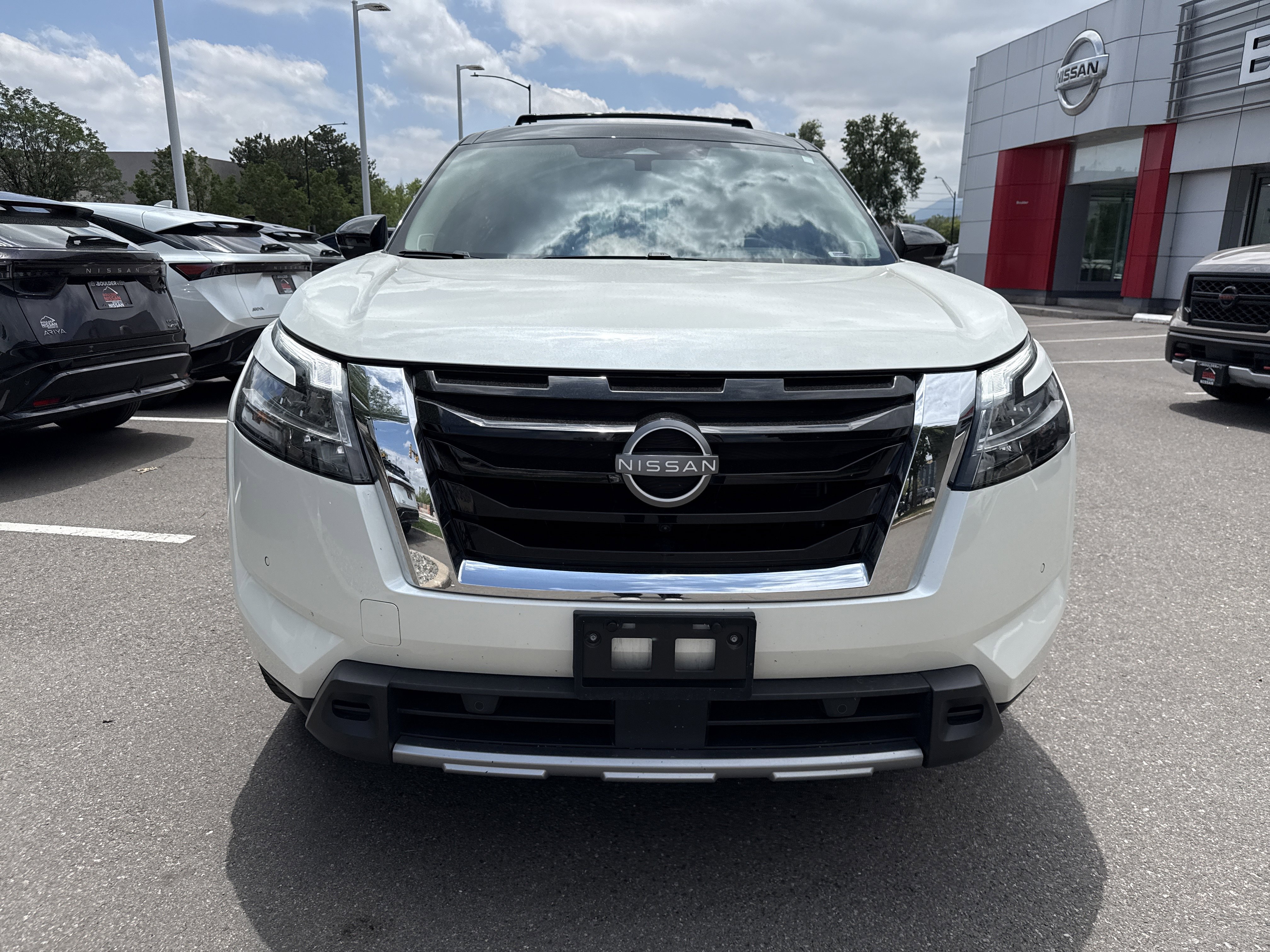 Certified 2023 Nissan Pathfinder Platinum AWD/4WD image 4