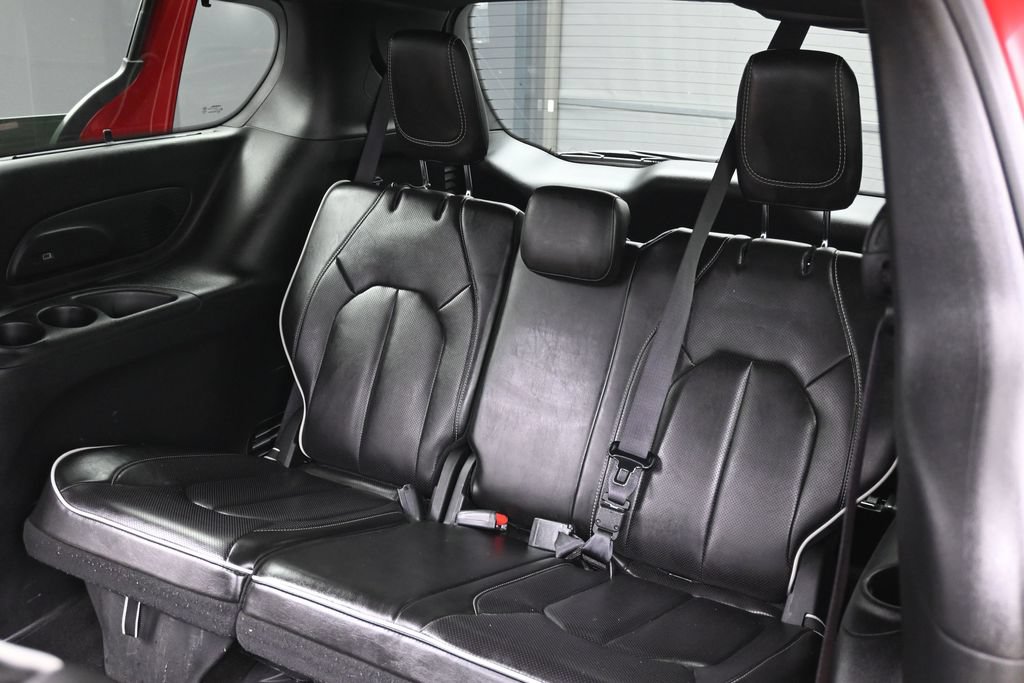 Used 2025 Chrysler Pacifica Limited FWD image 34