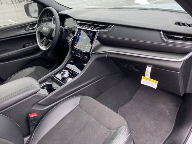 Used 2024 Jeep Grand Cherokee L Altitude image 22