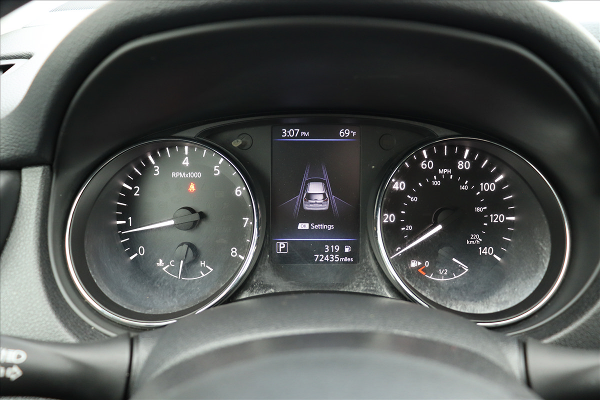Used 2020 Nissan Rogue S w/ Special Edition Package FWD image 29