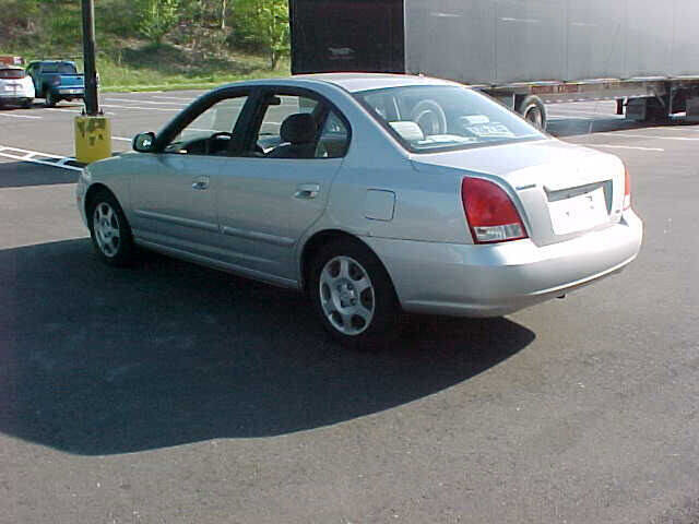 Used 2003 Hyundai Elantra GLS image 8