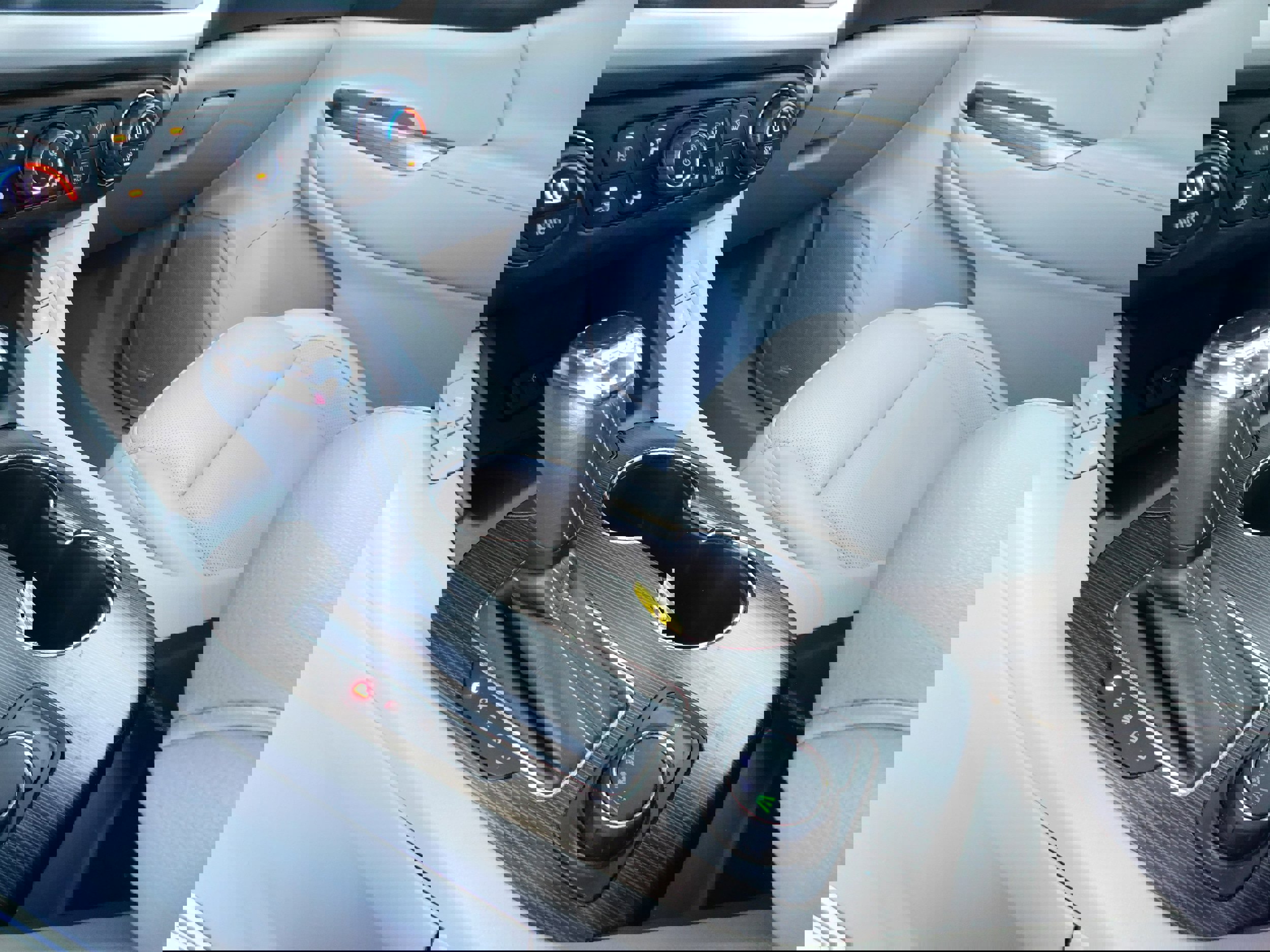 Used 2018 GMC Acadia SLT image 22