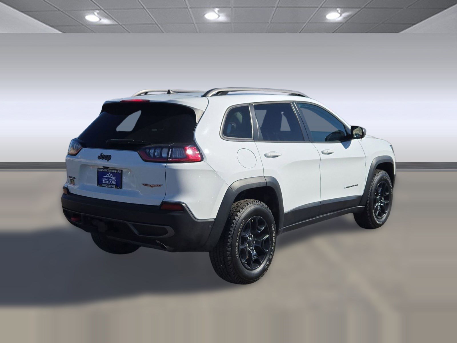 Used 2021 Jeep Cherokee Trailhawk w/ Technology Group image 9