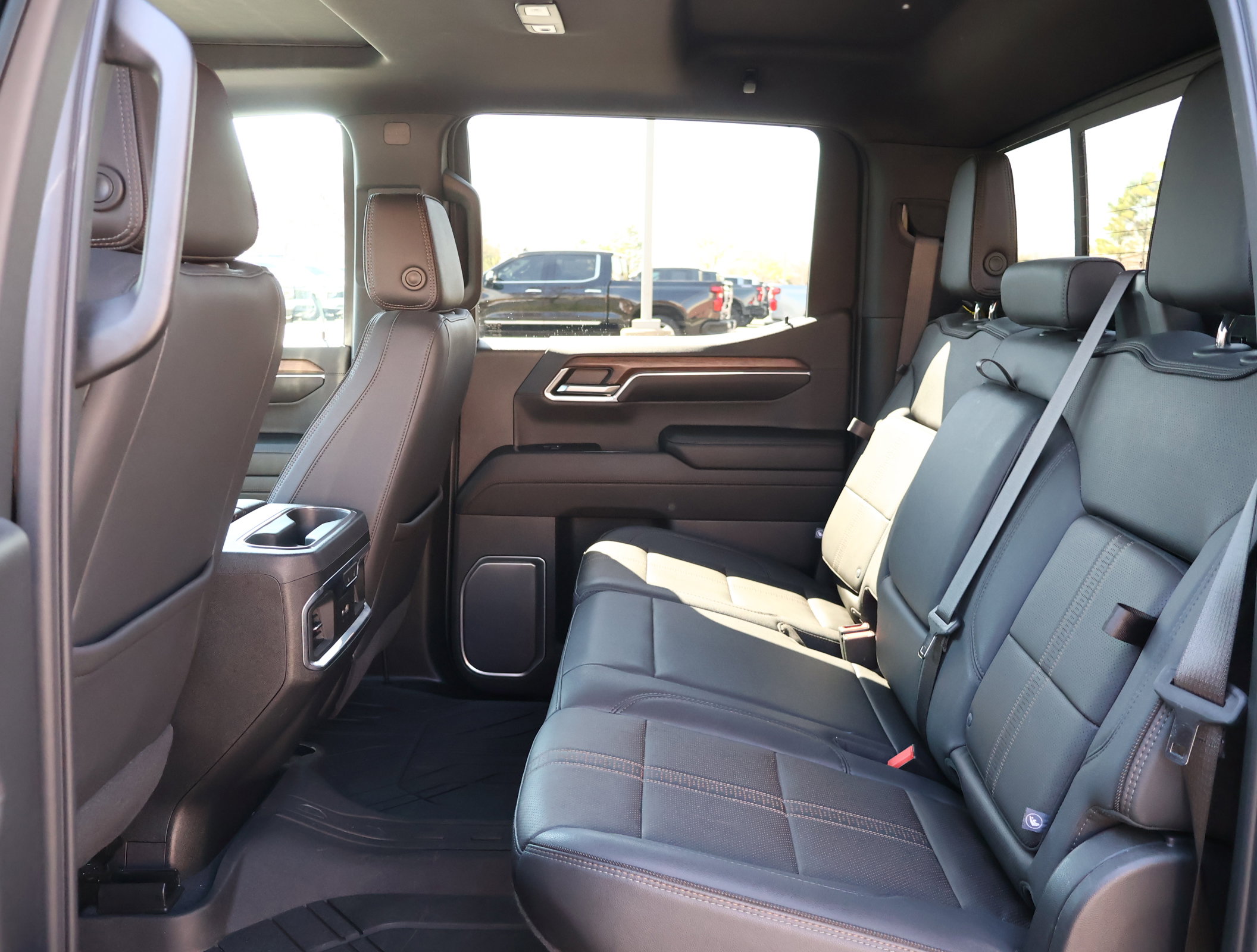 Used 2023 Chevrolet Silverado 1500 High Country w/ High Country Premium Package AWD/4WD image 27