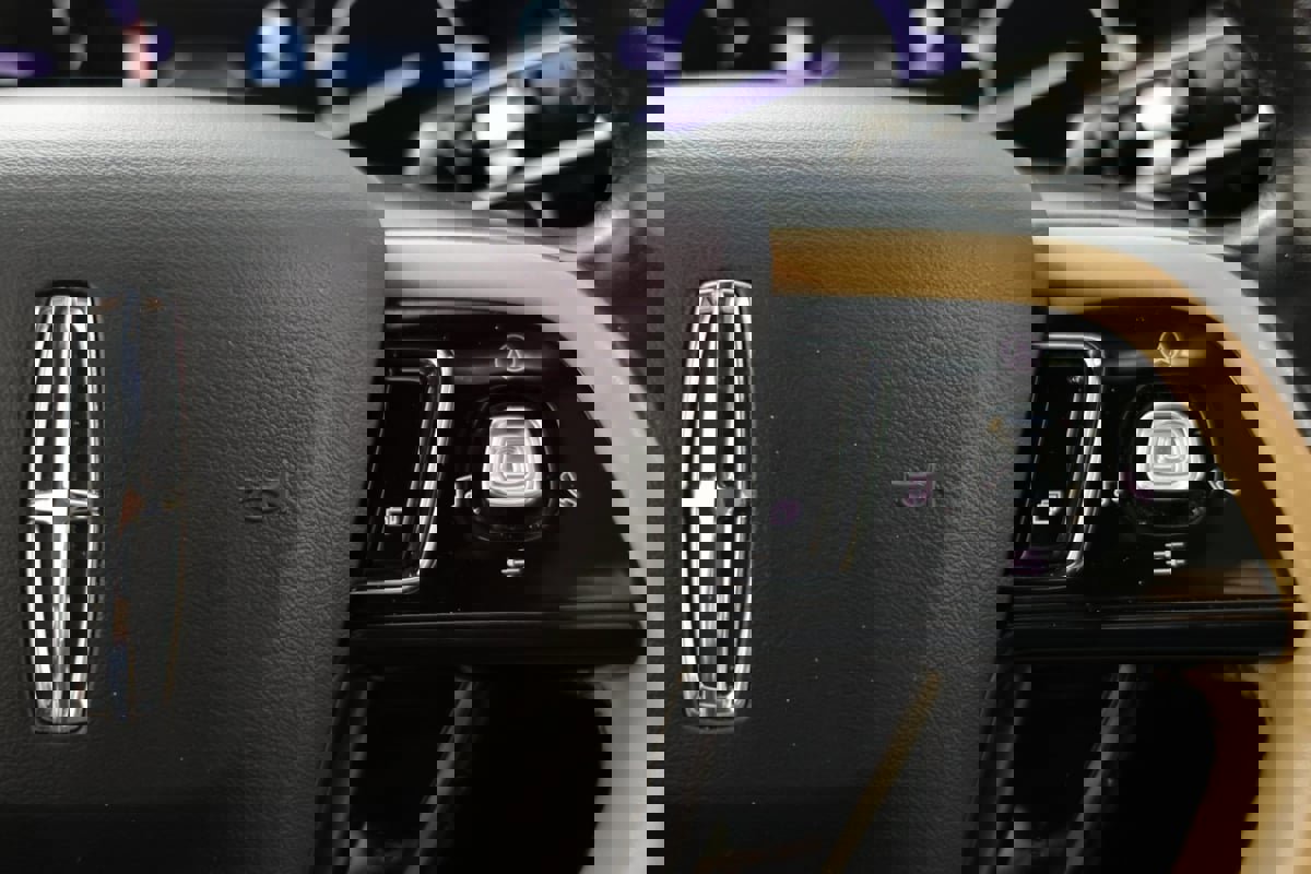 Used 2020 Lincoln Corsair Reserve w/ Equipment Group 201A image 29